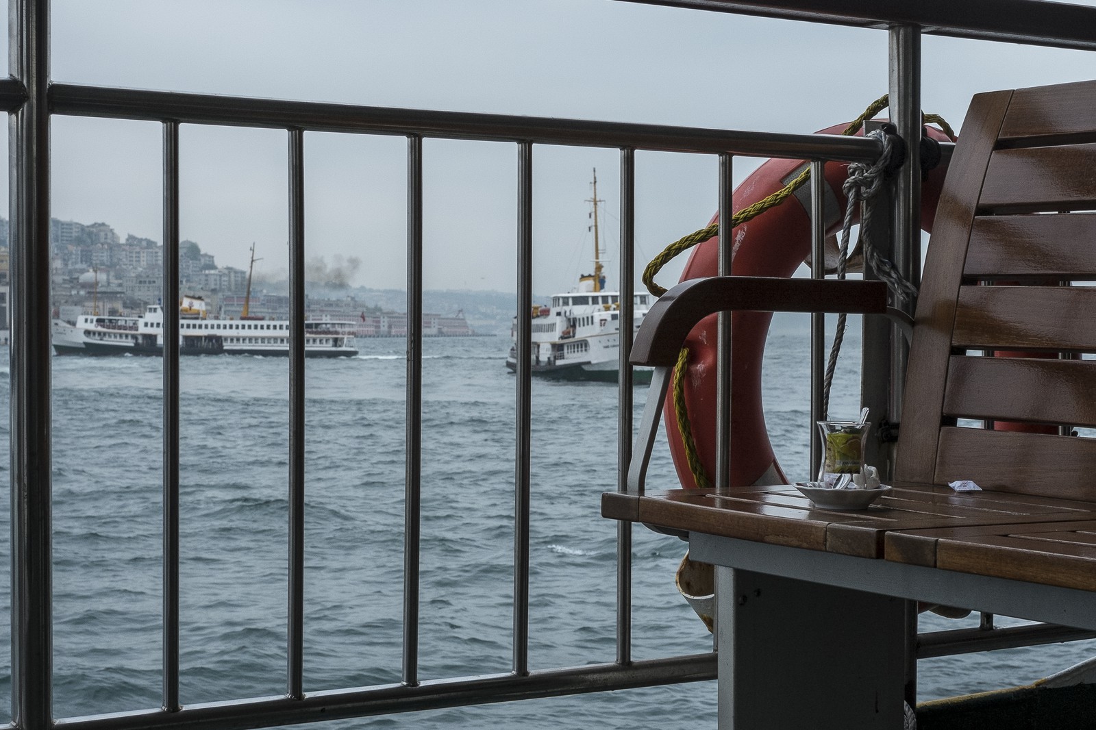 La tasse abandonnée