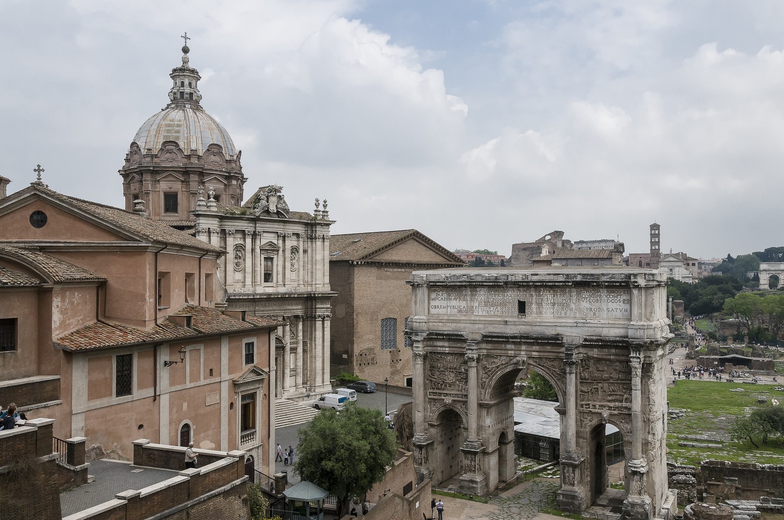 Extrémité Ouest du forum Romain