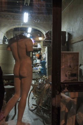 Vitrine d'antiquaire