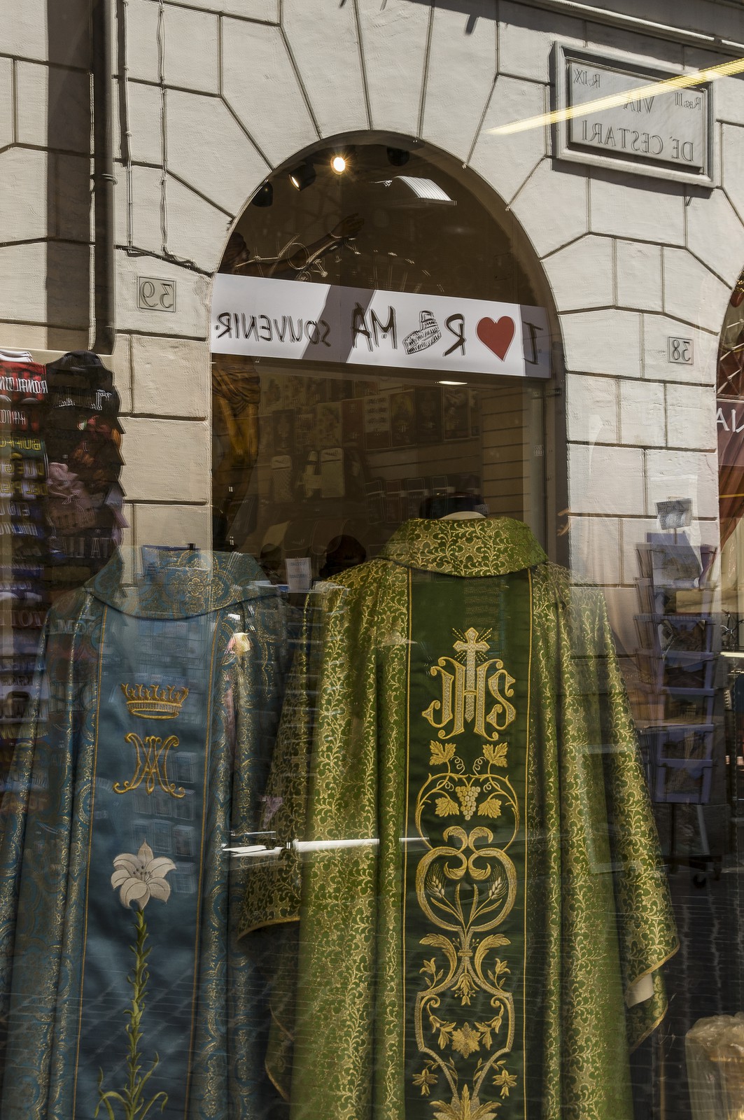 Souvenirs et chasubles