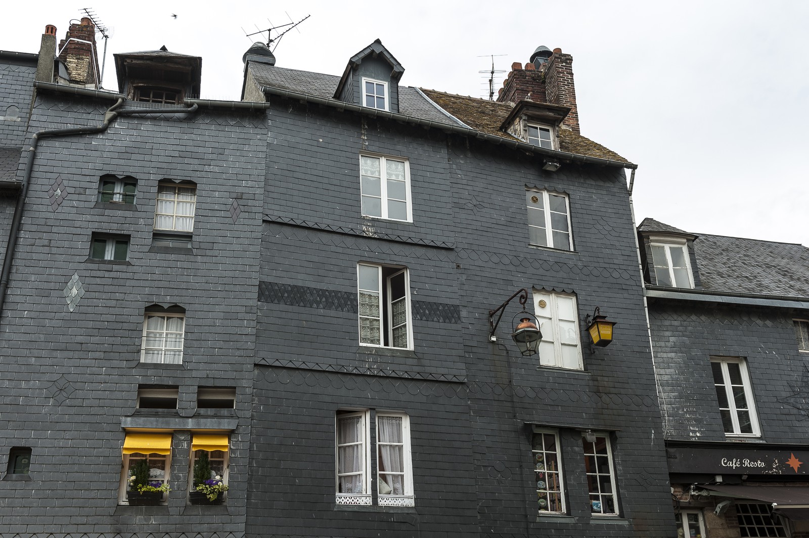 Façades d'ardoise à Honfleur