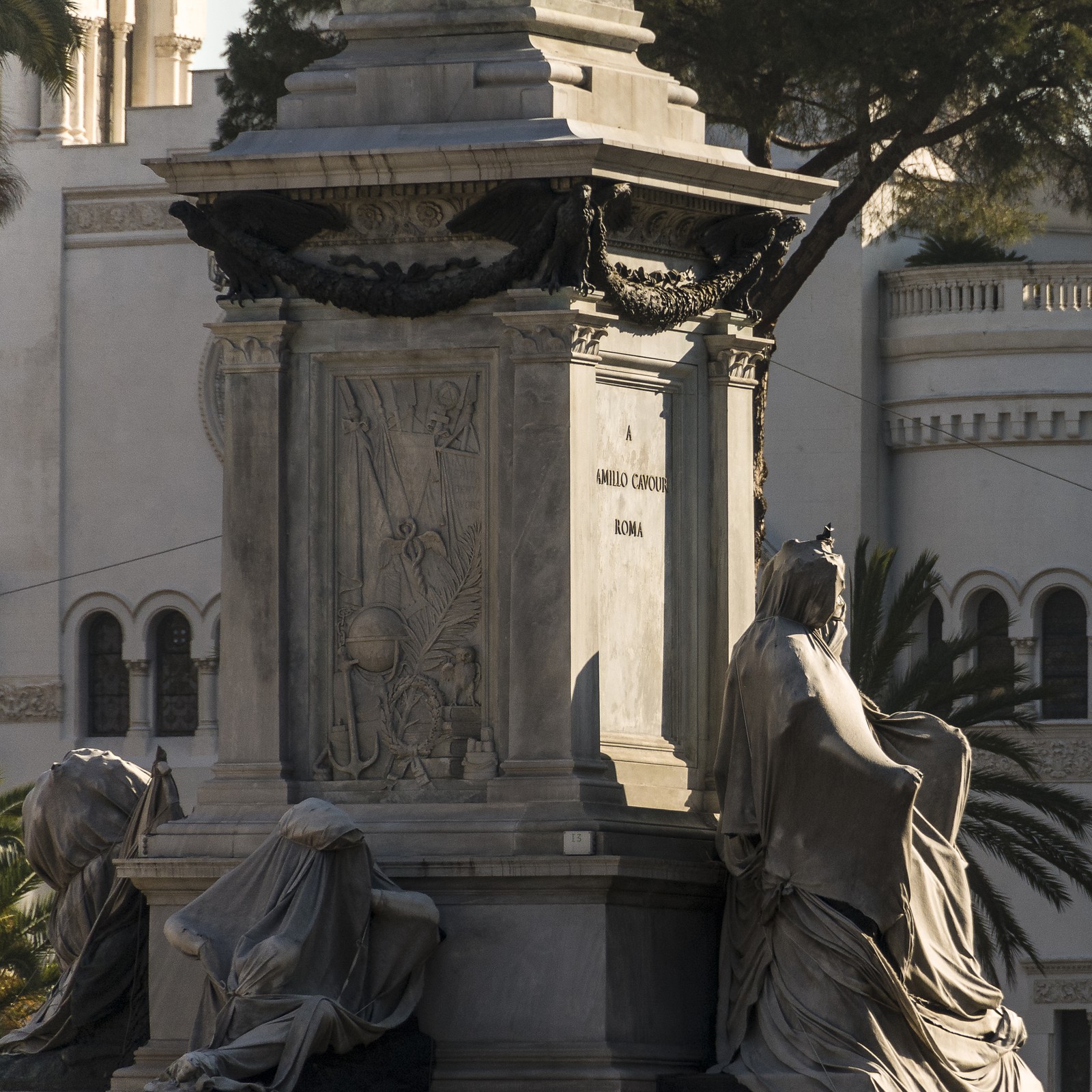 Monument à Cavour