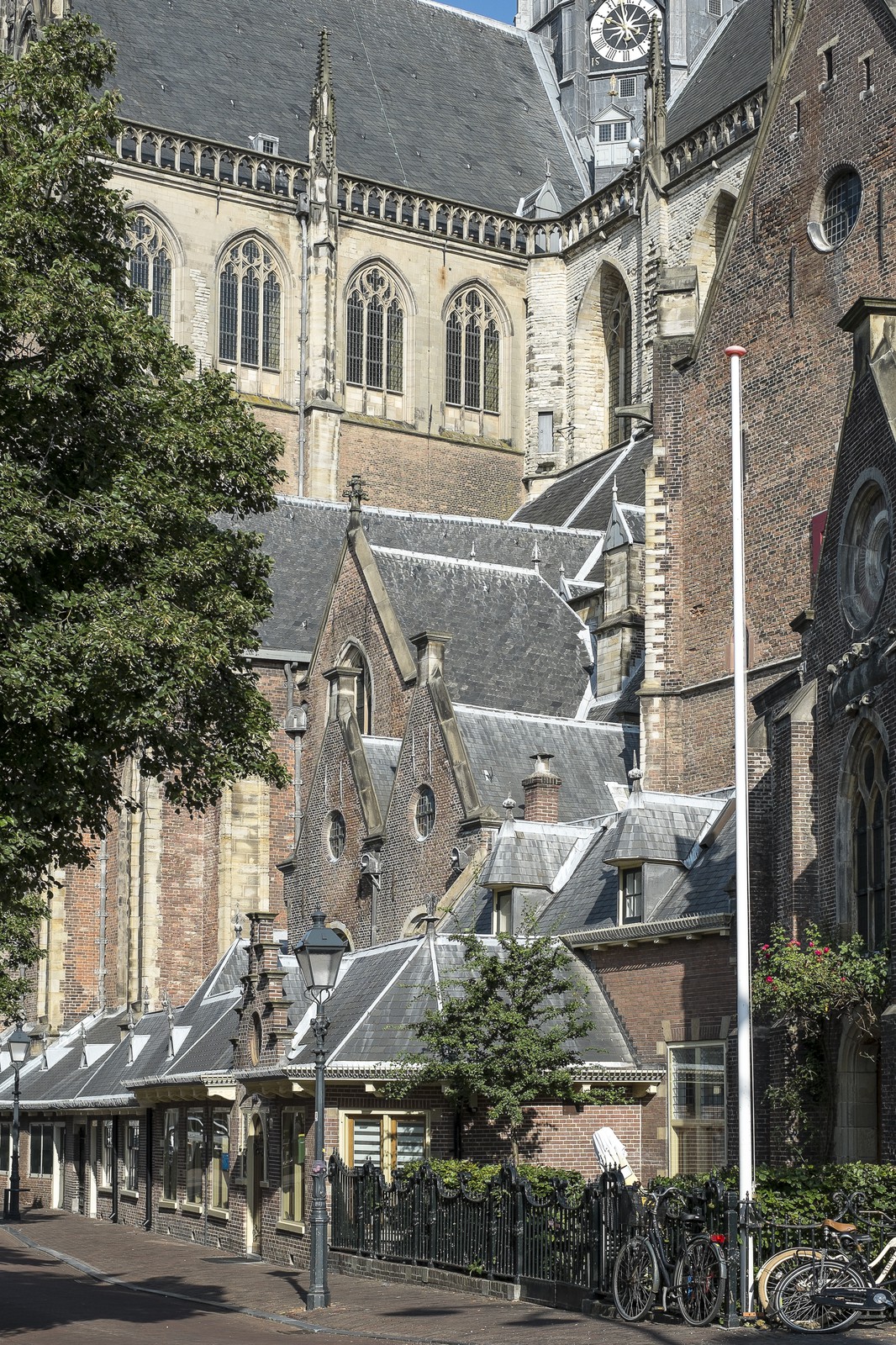 Côté sud de l'église St Bavon
